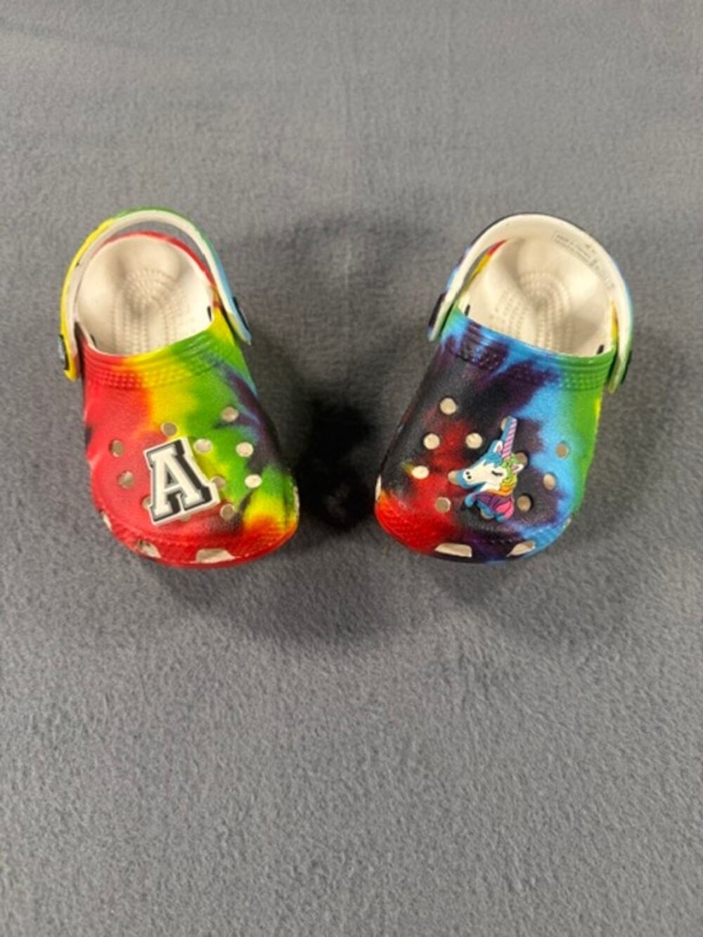 TIE-DYE CROCS CLASSIC CLOGS ( USED ) SIZE 2-3